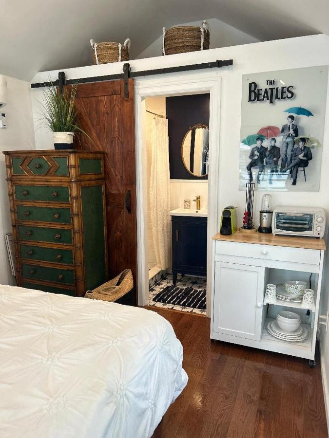 Adorable 1 Bedroom Cottage New York Exteriör bild
