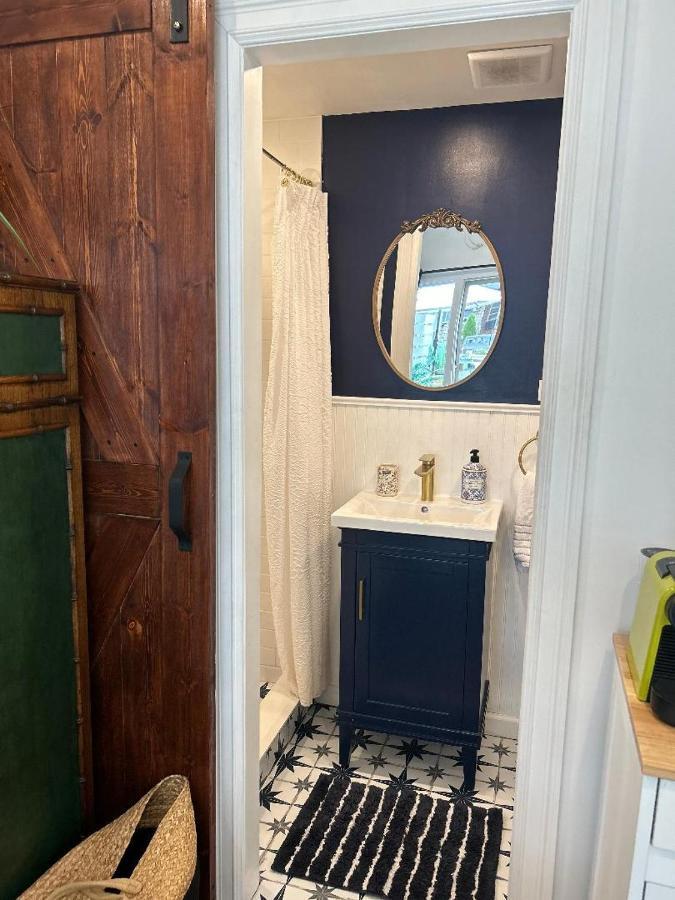 Adorable 1 Bedroom Cottage New York Exteriör bild
