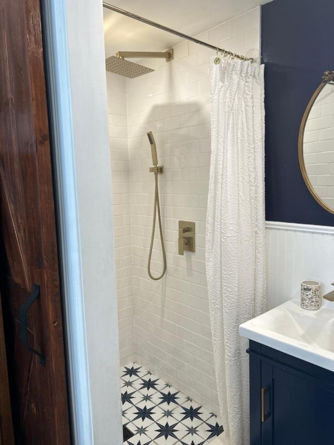 Adorable 1 Bedroom Cottage New York Exteriör bild