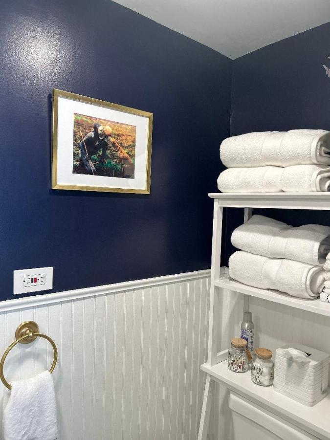 Adorable 1 Bedroom Cottage New York Exteriör bild